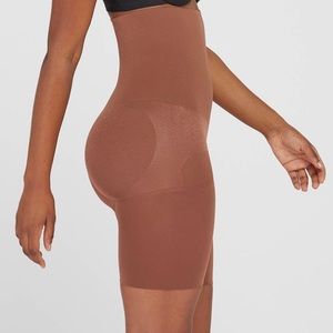 ASSETS by SPANX Women's Remarkable Results High-Waist Mid-Thigh Shaper